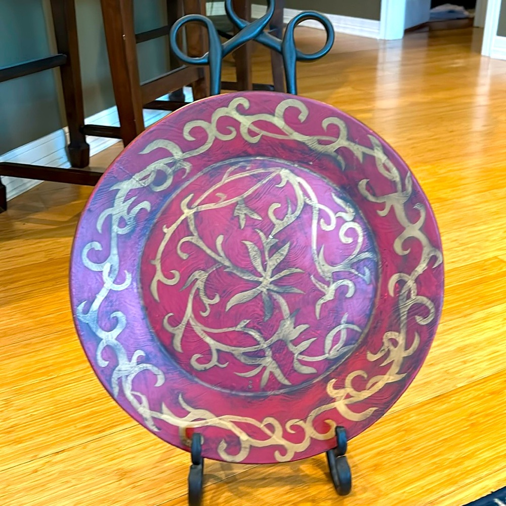 Decorative plate and easel